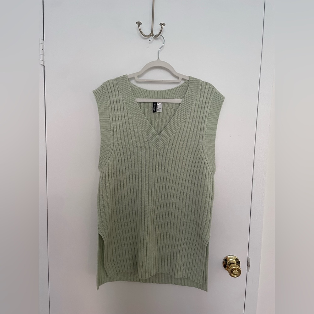 H&M mint green sweater vest